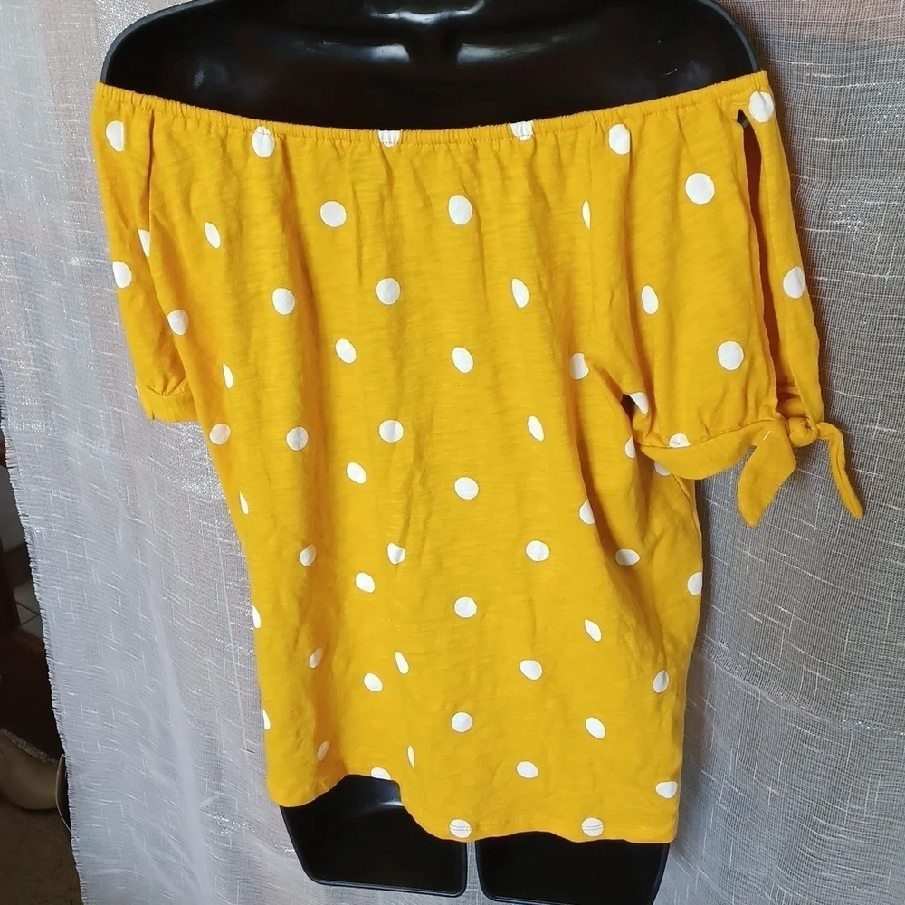 Old Navy Girls Yellow and White Polka Dot Blouse, off the shoulder, tie sleeve